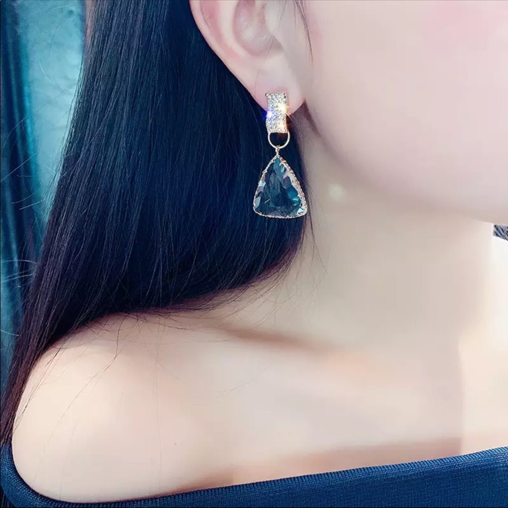 New geometry clear crystal drop earrings - Picture 2 of 3